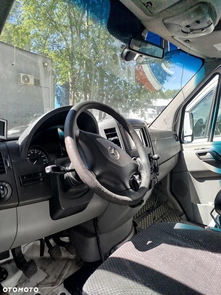 Mercedes-Benz Sprinter - 4