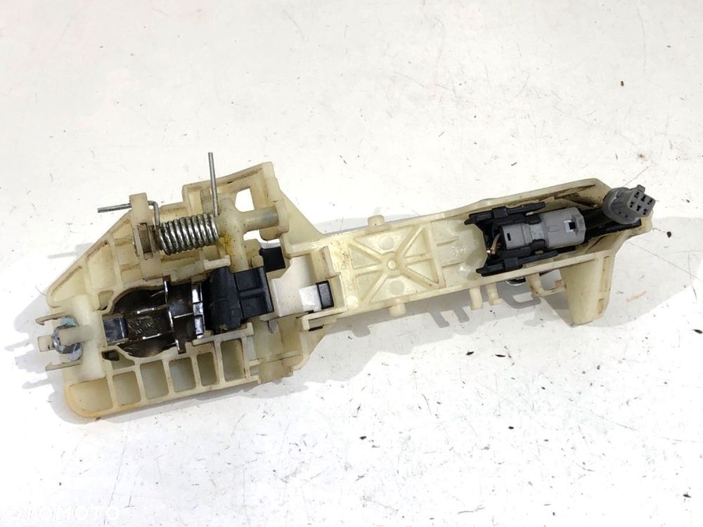 KLAMKA ZEWNĘTRZNA PRAWY PRZÓD - 299.00 PLN - KIA CARENS IV 2013 - 2022 1.7 CRDi 100 kW [136 KM] - 3