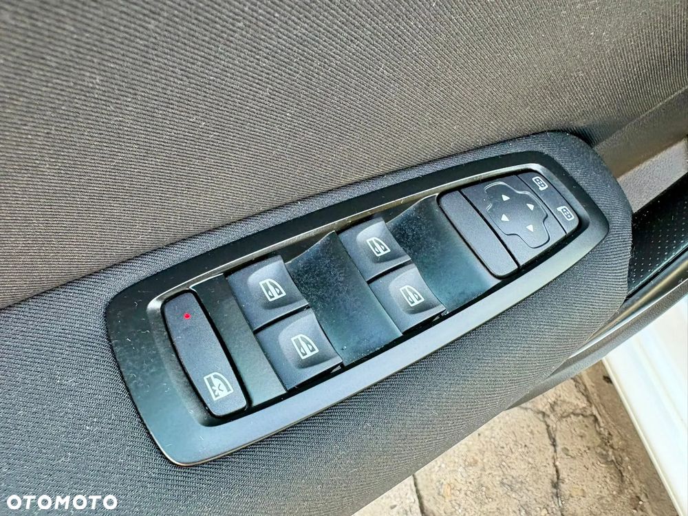 Renault Megane BLUE dCi 115 EDC LIMITED - 16