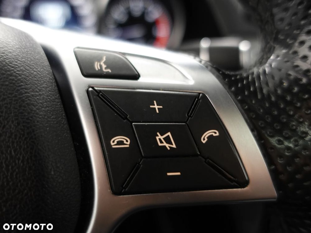 Mercedes-Benz Klasa E ver-220-t-bluetec-blueefficiency-edition-9g--tronic - 39