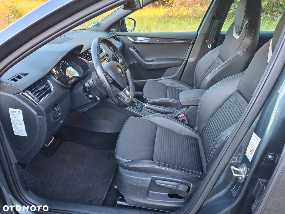 Skoda Octavia 2.0 TDI DSG RS - 24