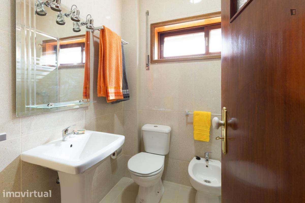 Quarto - localizado em Valongo Porto - Grande imagem: 2/18