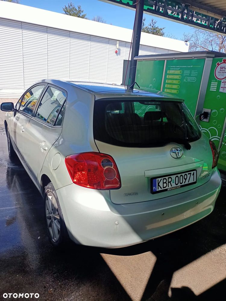 Toyota Auris - 2