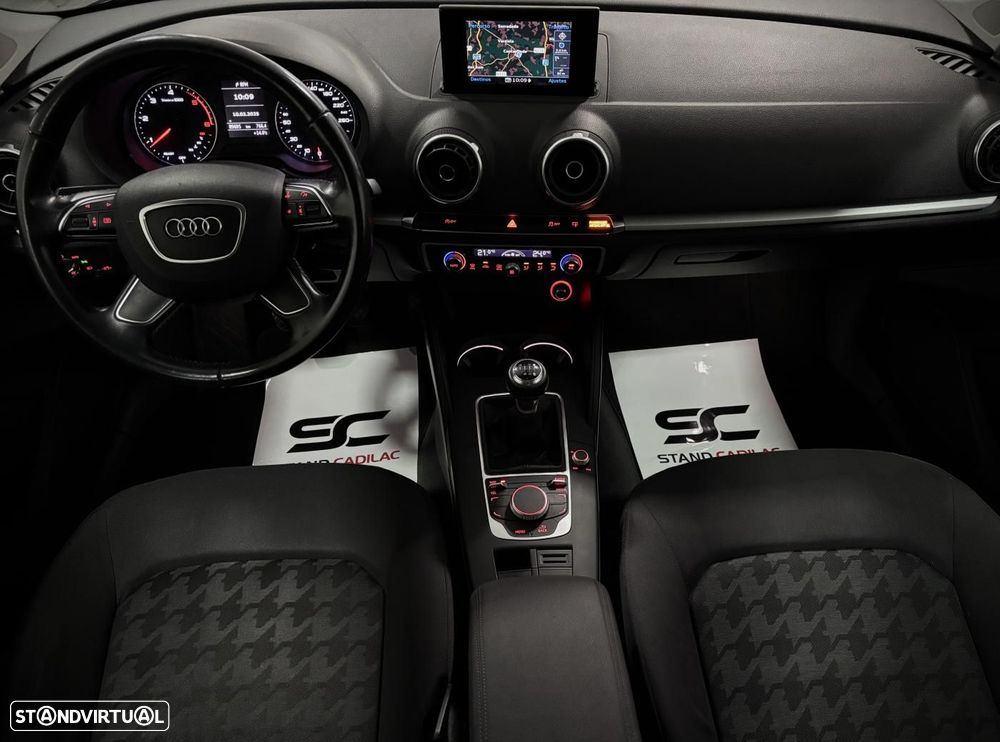 Audi A3 1.6 TDI S-line - 11