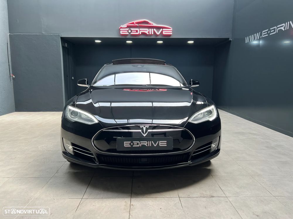 Tesla Model S - 7