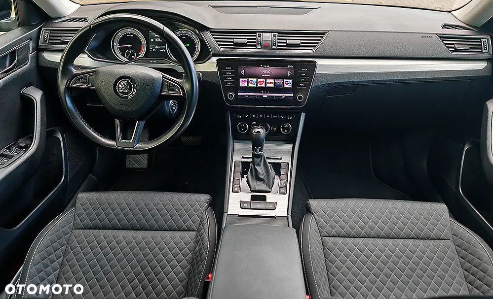 Skoda Superb 2.0 TDI SCR Style DSG - 4