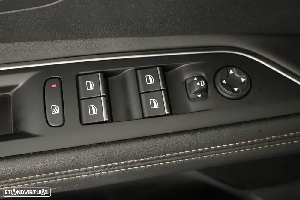 Peugeot 3008 1.2 PureTech GT EAT8 - 19