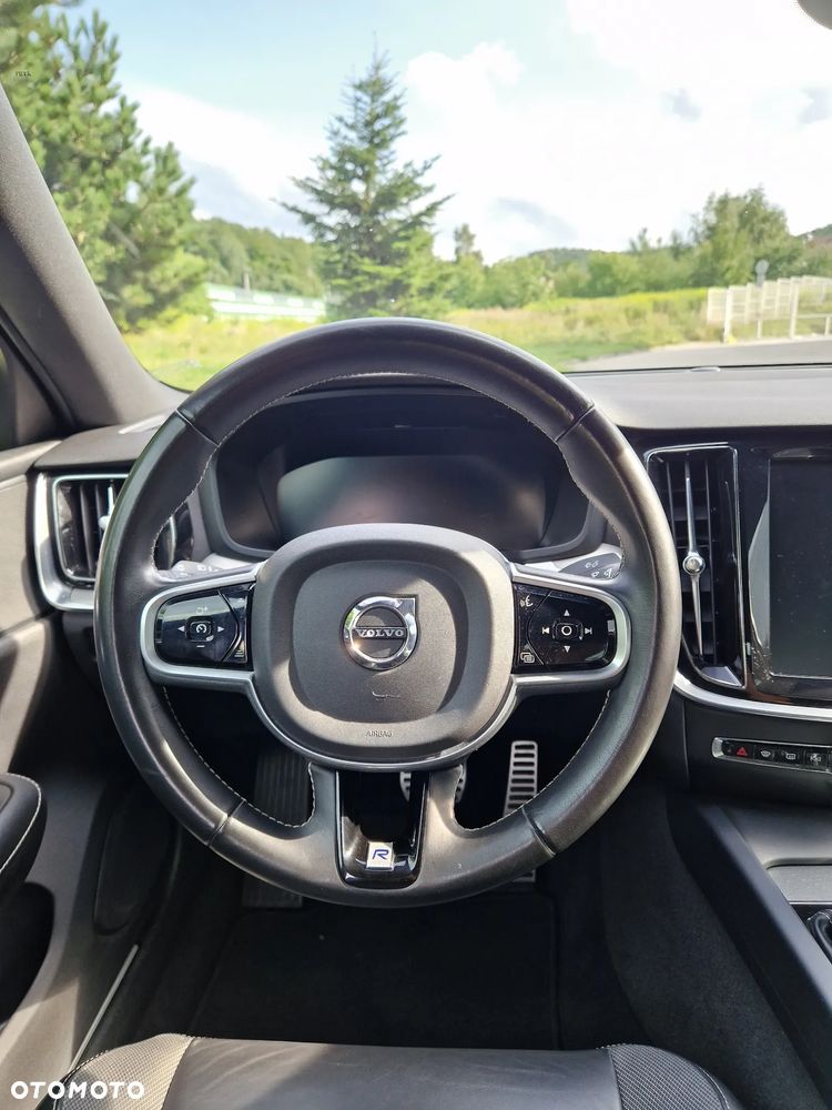 Volvo S60 T5 R-Design - 8