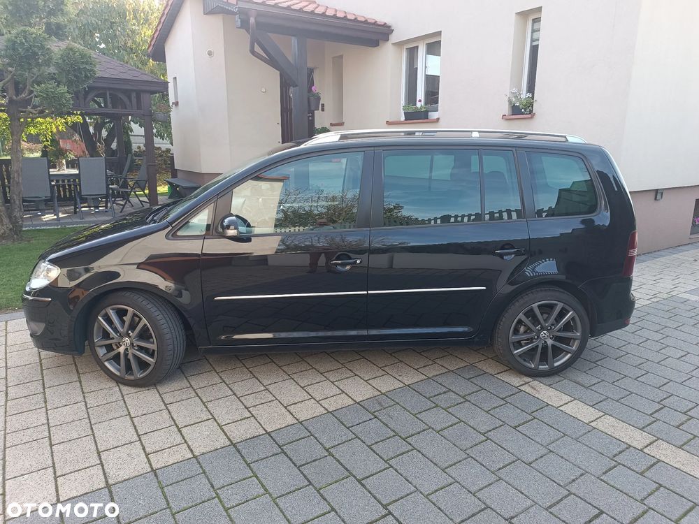 Volkswagen Touran 2.0 TDI Highline - 16
