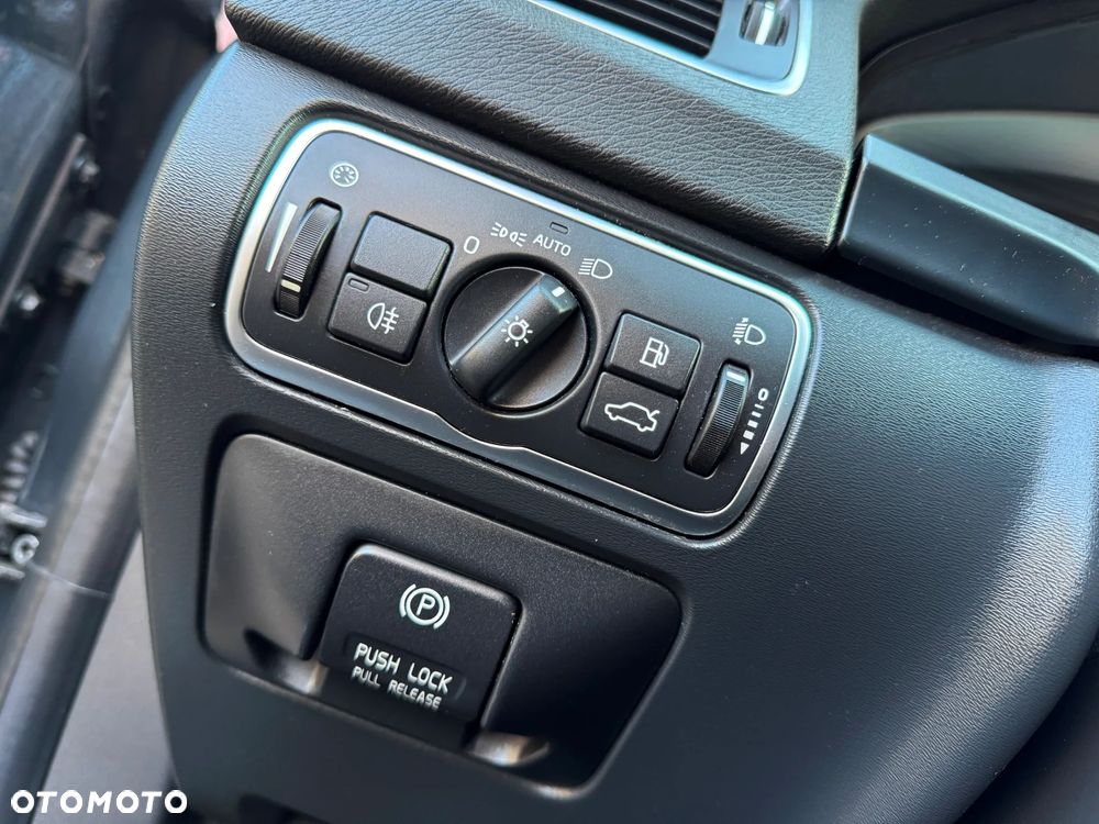 Volvo V60 D4 Drive-E Momentum - 23