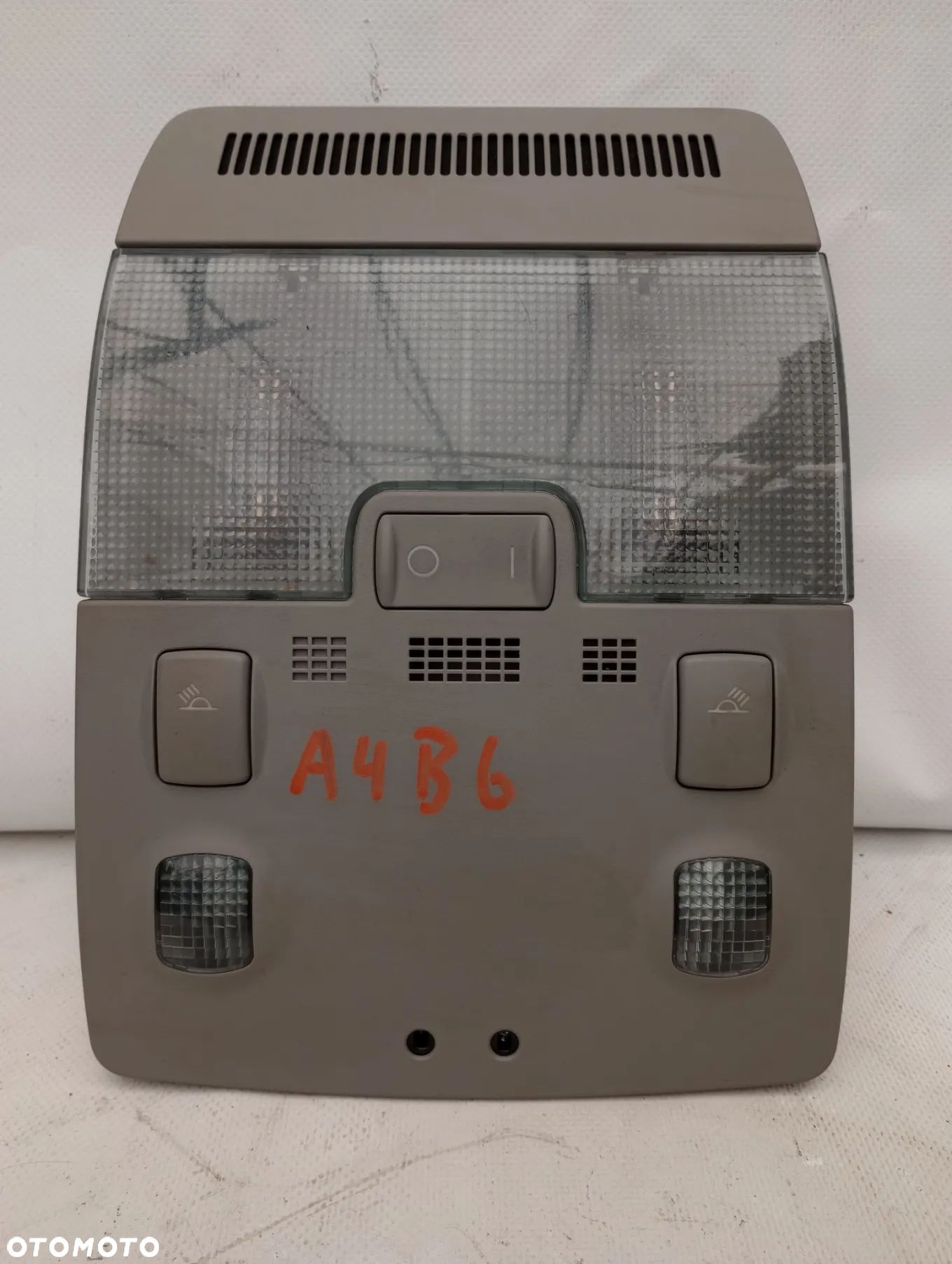 Audi A4 B6 Lampka Podsufitki - 1