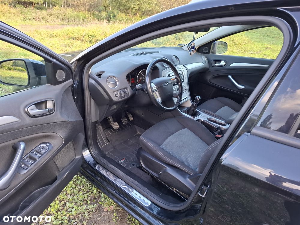 Ford Mondeo 2.0 Ambiente - 18