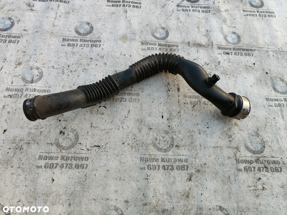 BMW E87 E81 E90 E91 N47 2.0d 177KM 143KM Przewód rura powietrza intercoolera Stan BDB - 2