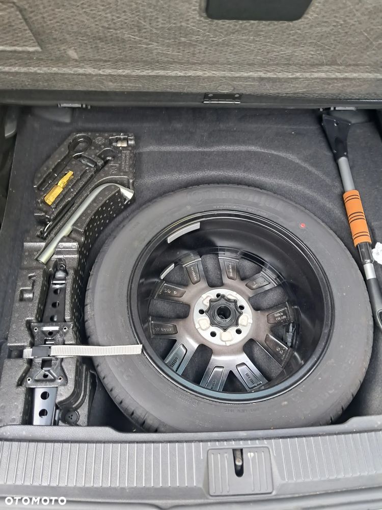 Volkswagen Passat - 16