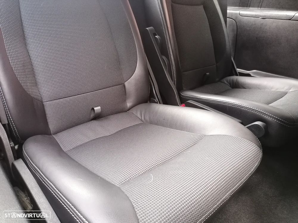 Ford S-Max 2.0 TDCi Titanium 7L - 10