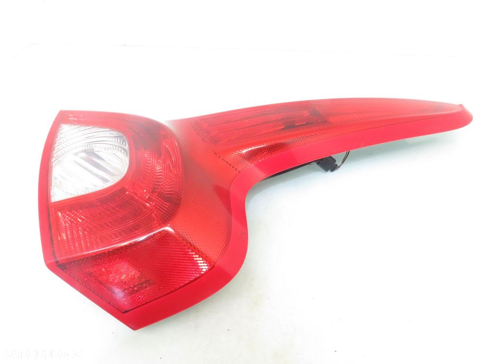 LAMPA PRAWA TYLNA VOLVO C30 - 7
