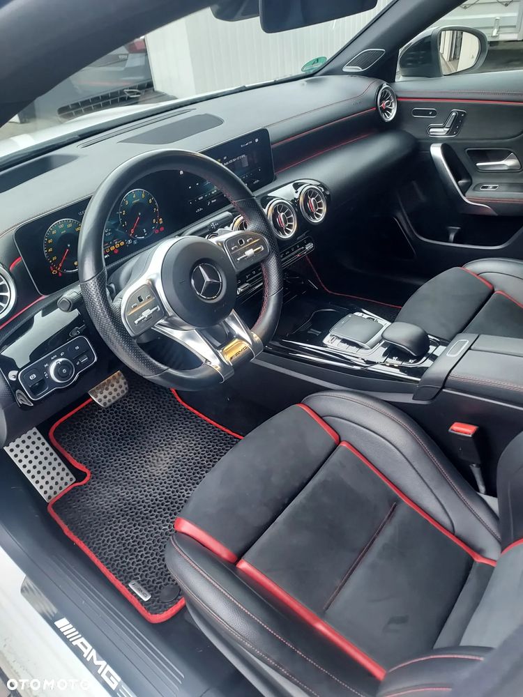 Mercedes-Benz CLA AMG 35 4Matic B AMG Speedshift 7G-DCT - 17