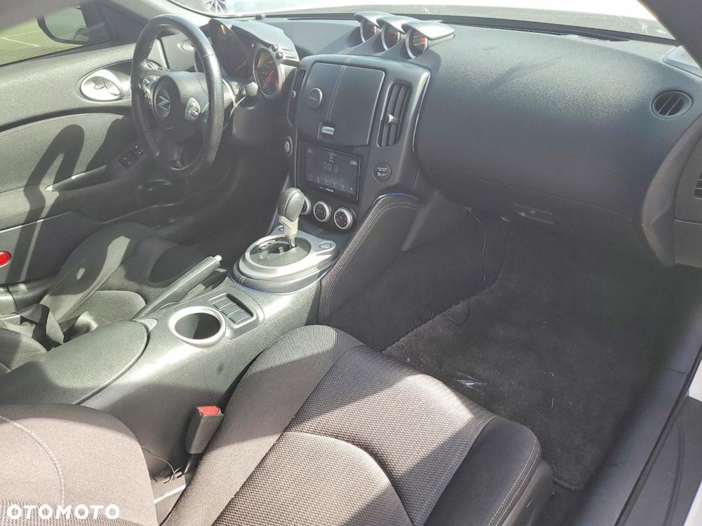 Nissan 370 Z - 9