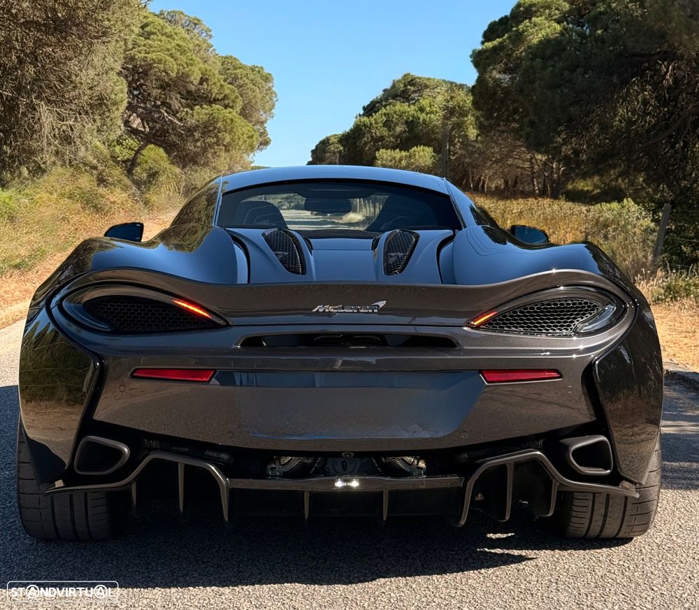 McLaren 570 - 8