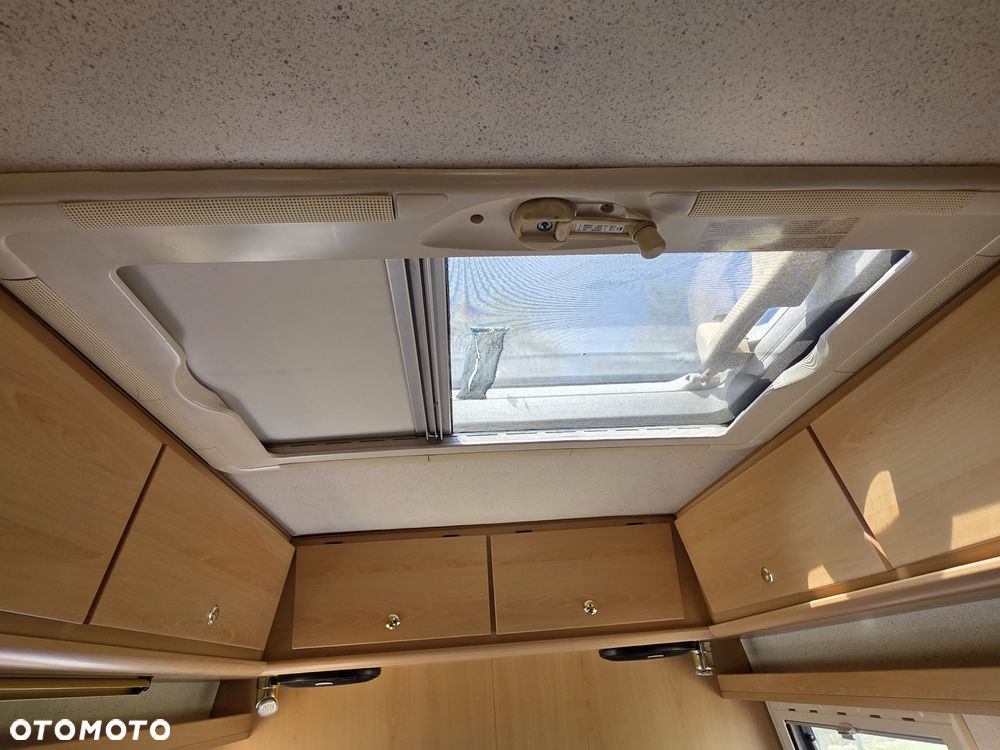 Mercedes-Benz Sprinter - 14