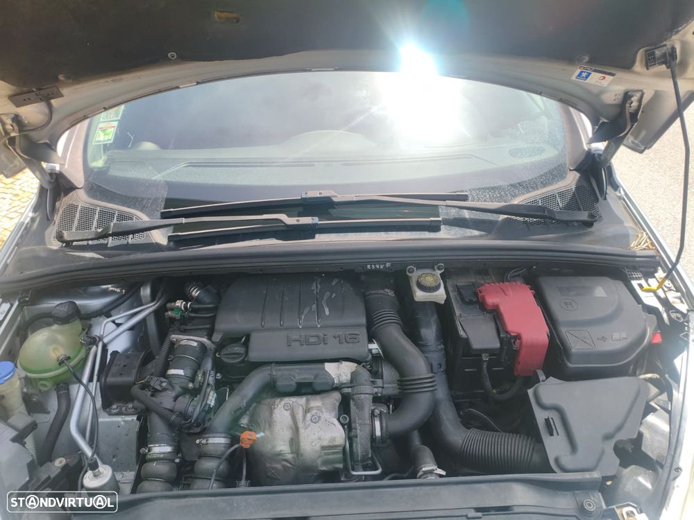 Peugeot 308 1.6 HDi Executive - 15