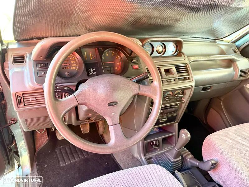 Mitsubishi Pajero 2.5 TDi GLX - 3