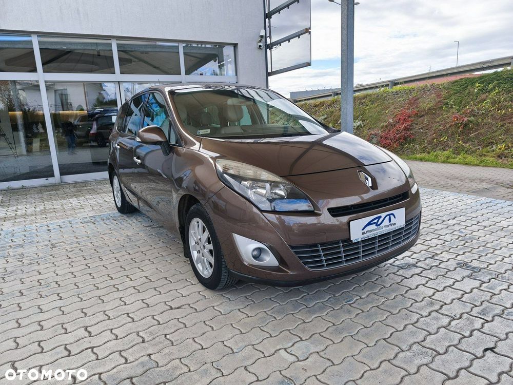 Renault Grand Scenic - 11