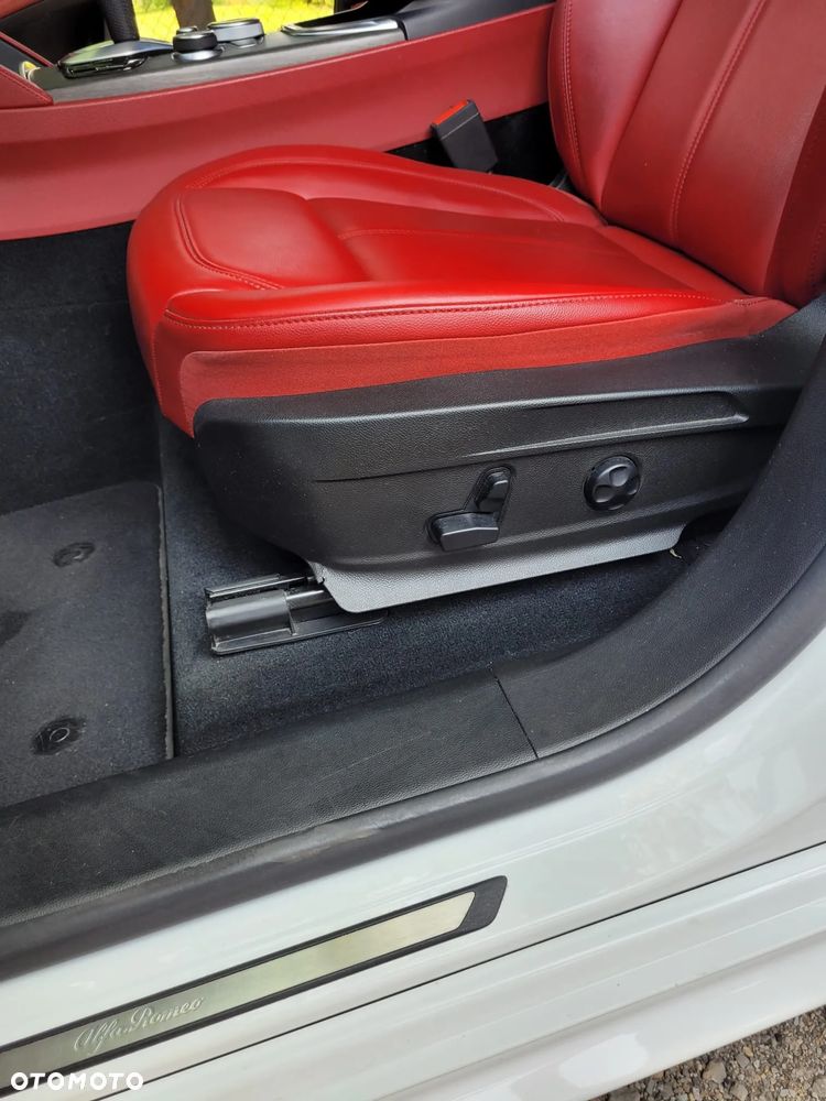 Alfa Romeo Stelvio 2.0 Turbo TI Q4 - 28