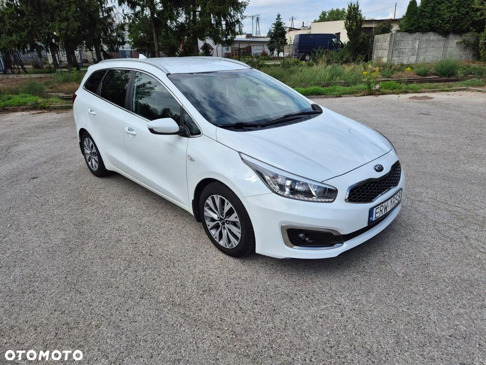 Kia Ceed Cee'd 1.6 CRDi L Business Line - 1