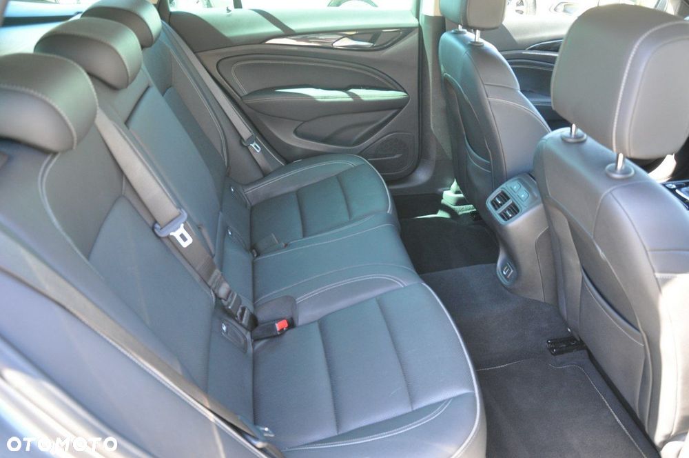Opel Insignia 2.0 BiTurbo 4x4 Exclusive - 12