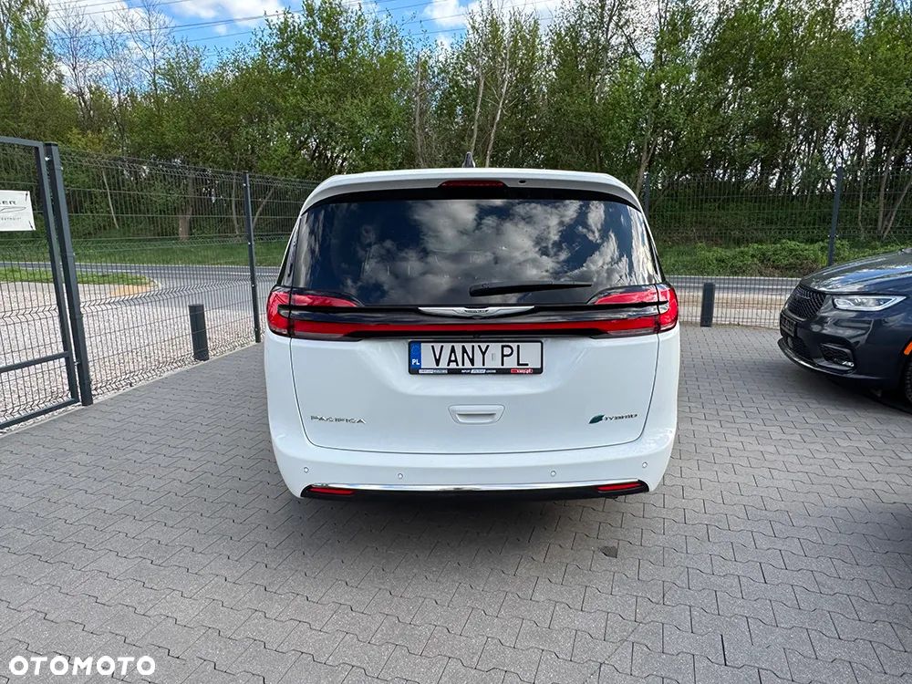 Chrysler Pacifica - 5