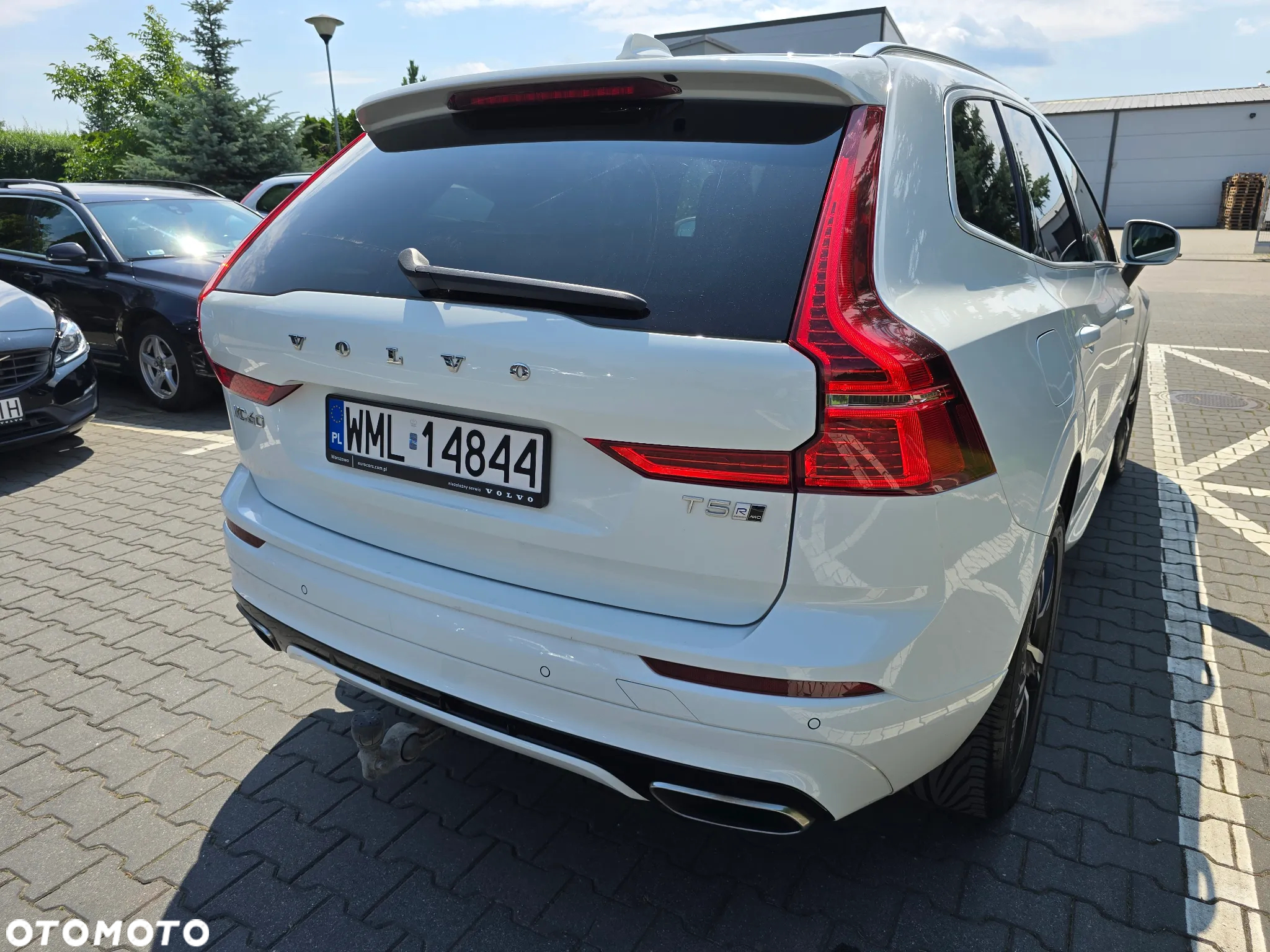 Volvo XC 60 T5 AWD R-Design - 4