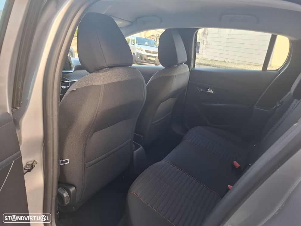 Peugeot 208 1.2 PureTech Active Pack - 33