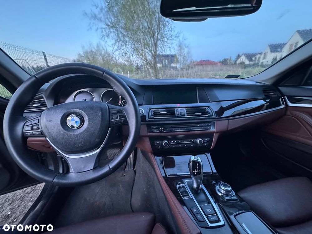 BMW Seria 5 530d xDrive - 11