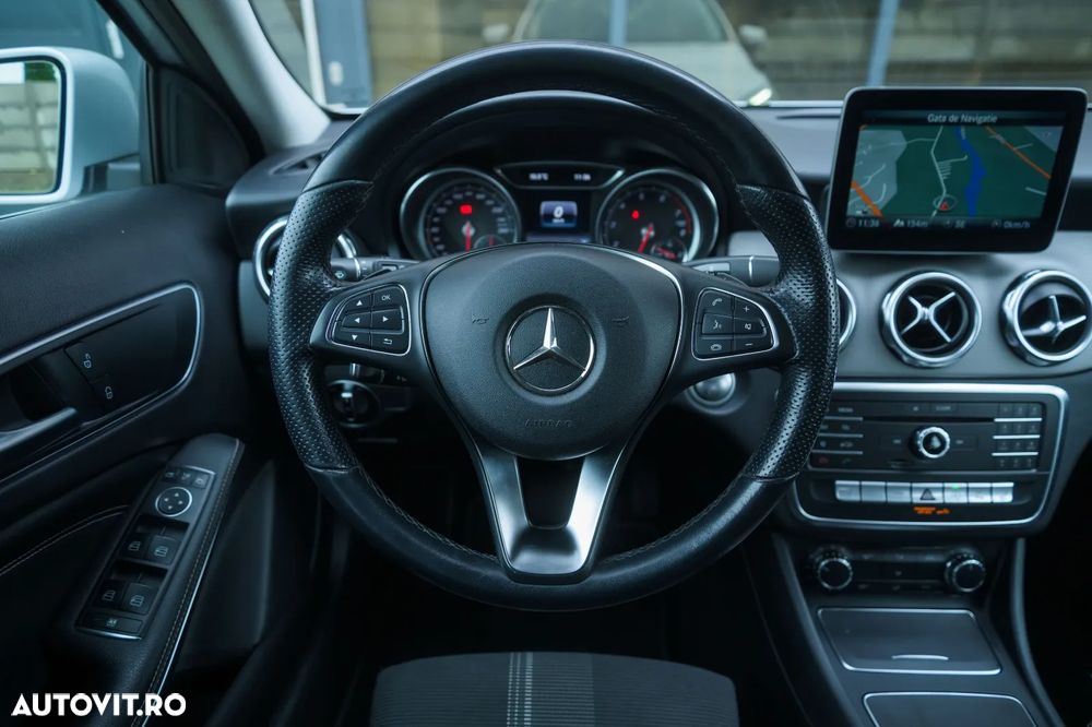 Mercedes-Benz GLA 200 7G-DCT SCORE! - 18