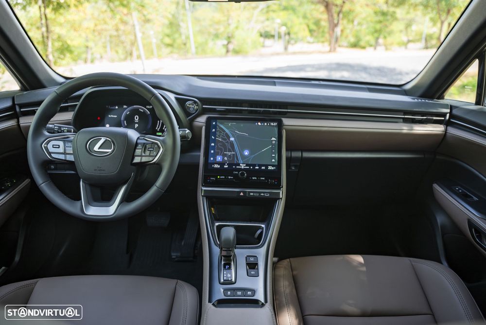 Lexus LBX Elegant - 4