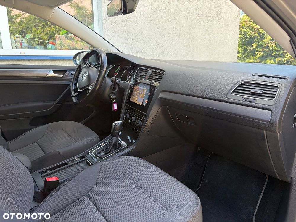 Volkswagen Golf e-Golf - 16