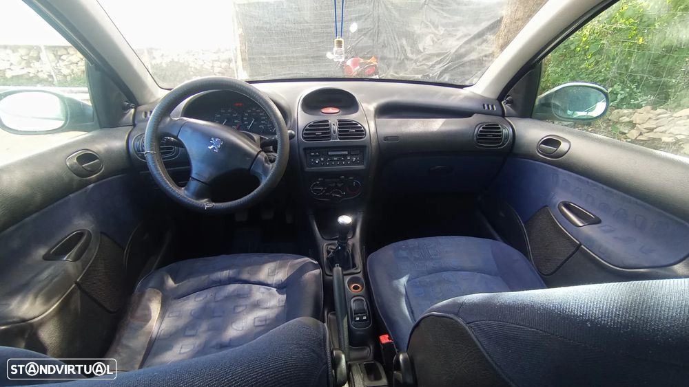 Peugeot 206 - 10