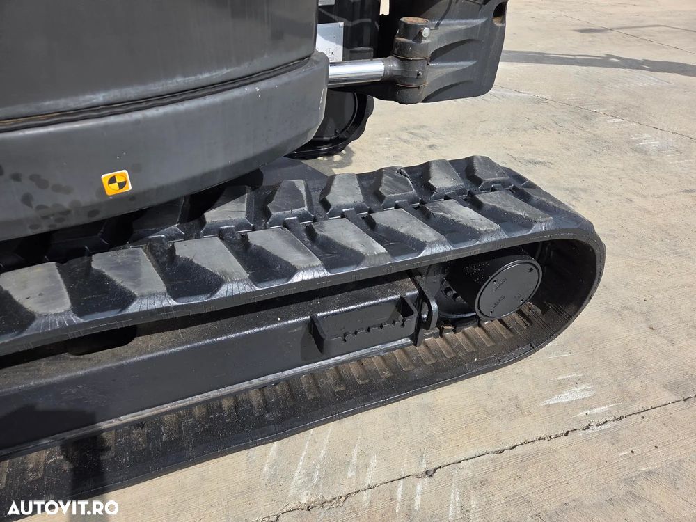 Hitachi ZX85, 2022, 2.734, CUPLA RAPIDA HIDR+3 CUPE NOI, lama nivelare, inst picon pe brate, camera spate, senile cauciuc 80% ok, aer cond, ad sapare 6m, latime 2,2m, ridica 4t cu sistem antirasturnare, STARE FOARTE BUNA, leasing 4 ani, PROMOTIE 62.900Eur - 6