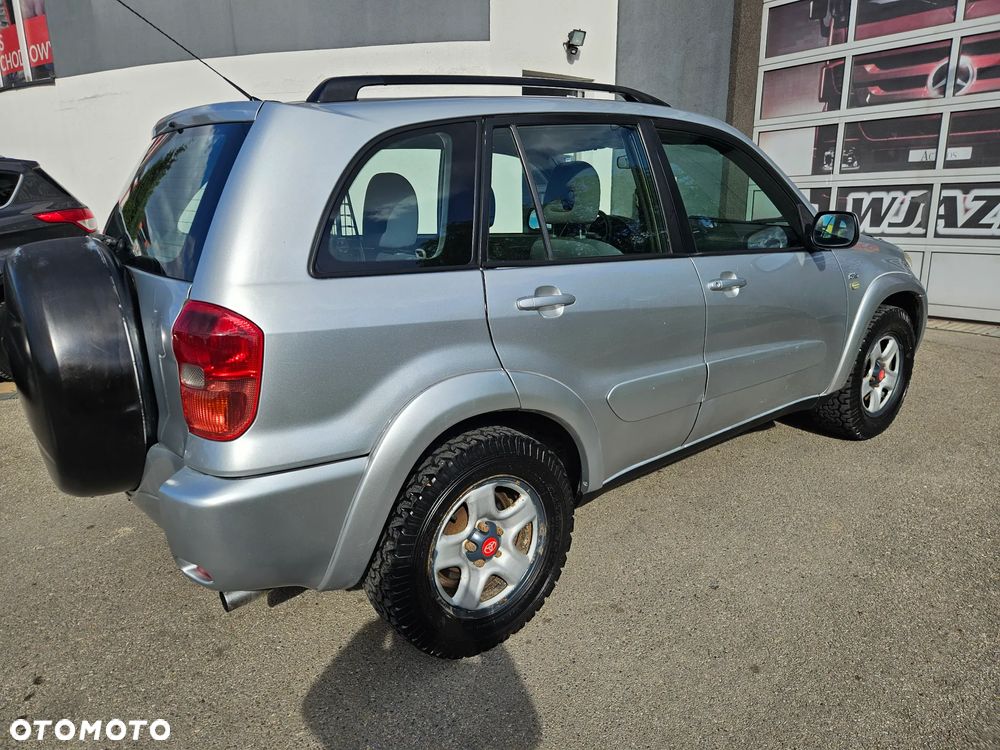 Toyota RAV4 D-4D 4x4 Sol - 8