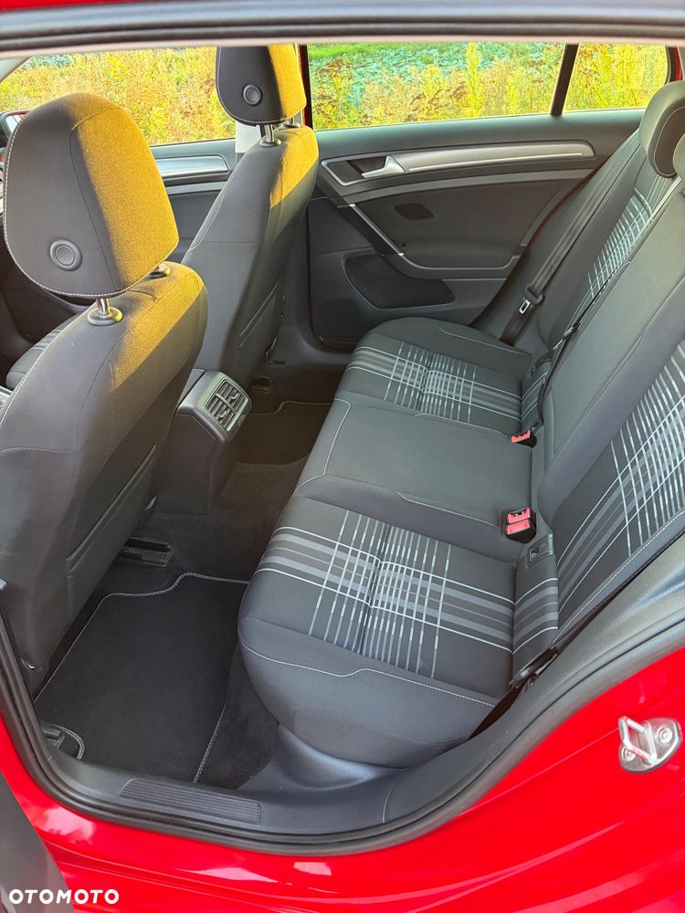 Volkswagen Golf 1.4 TSI ACT BlueMotion Technology Lounge - 37