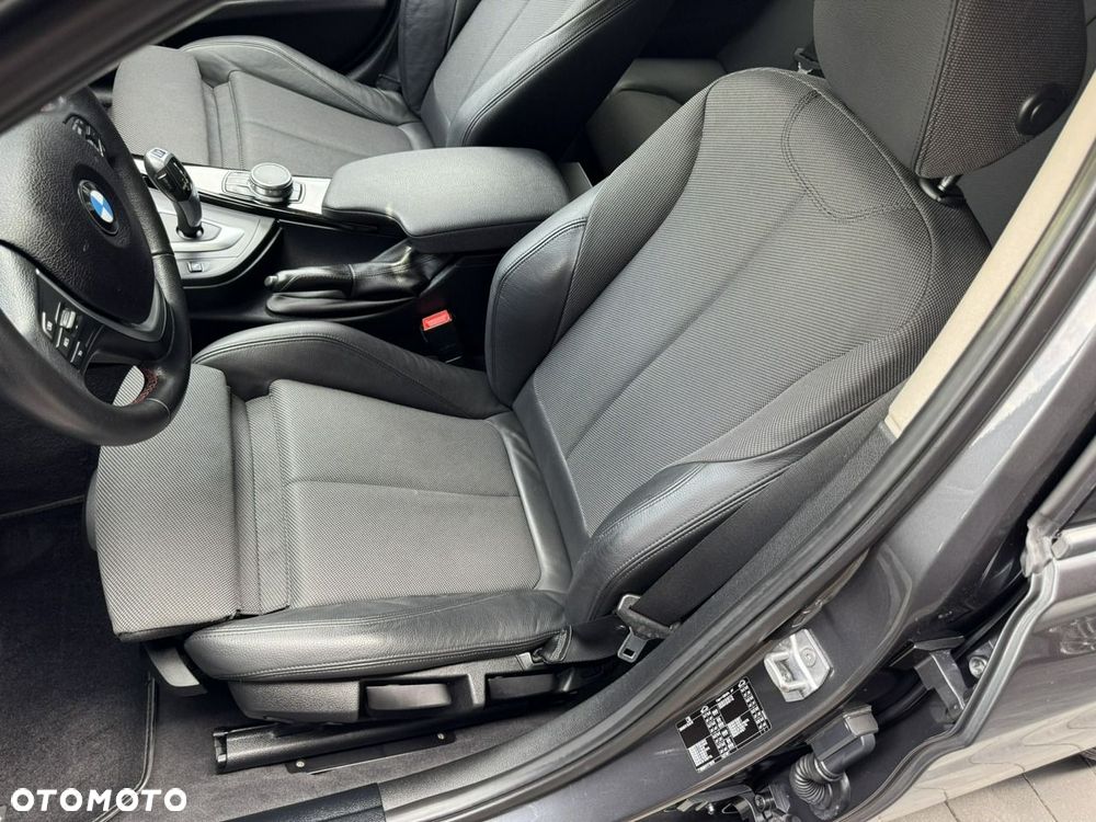 BMW Seria 3 320d Sport Line Shadow - 29