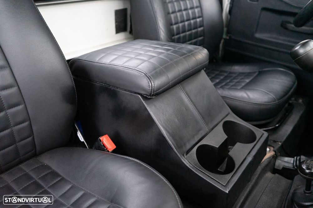 Land Rover Defender 90 2.5 TD5 Metal Top - 15