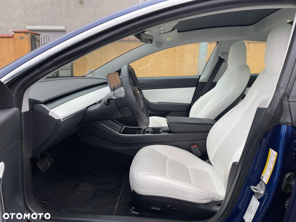 Tesla Model 3 - 17