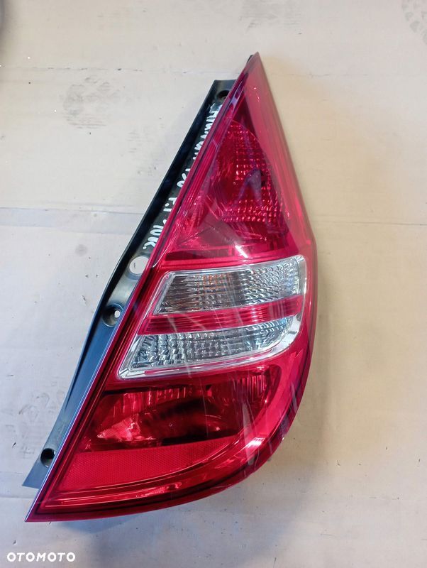 HYUNDAI I30 HB LAMPA PRAWA TYŁ TYLNA EUROPA 92402-2R0 - 1