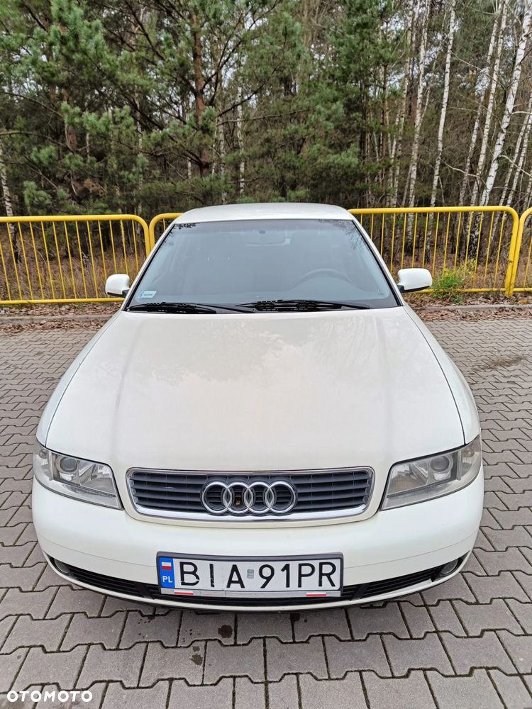 Audi A4 Limousine - 10