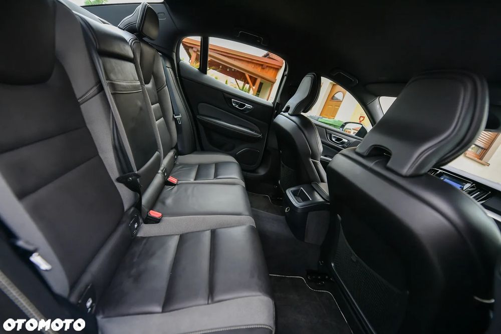 Volvo S60 T4 R-Design - 13