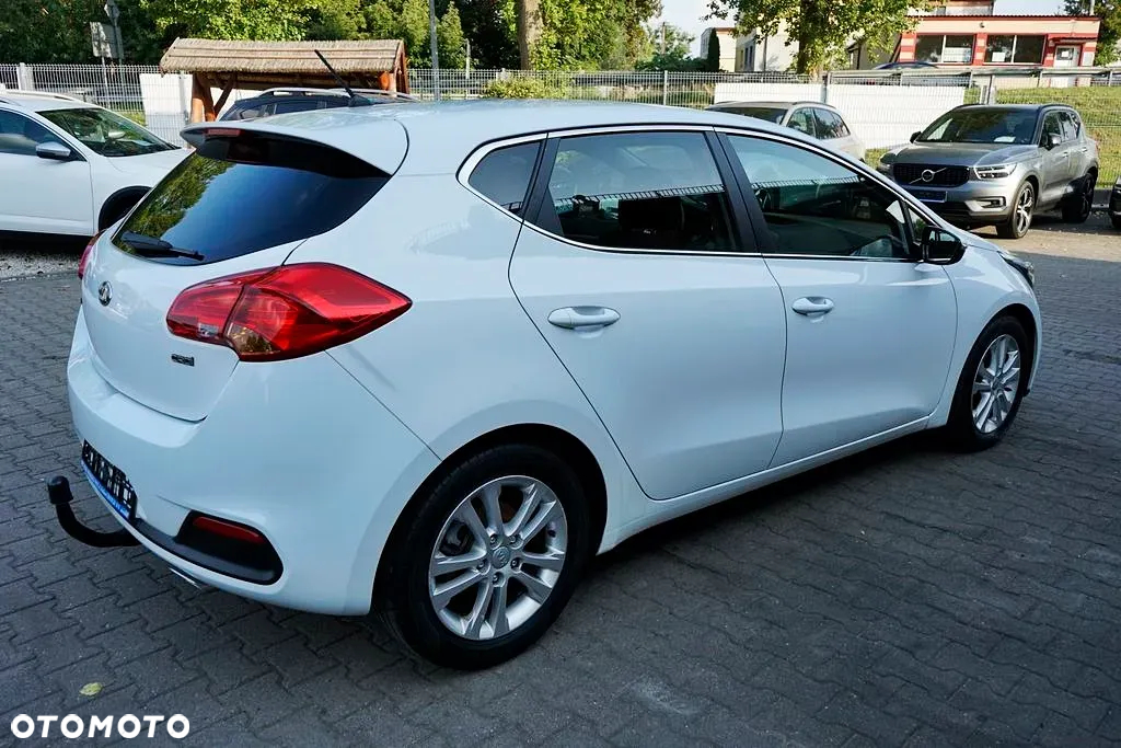 Kia Ceed - 9