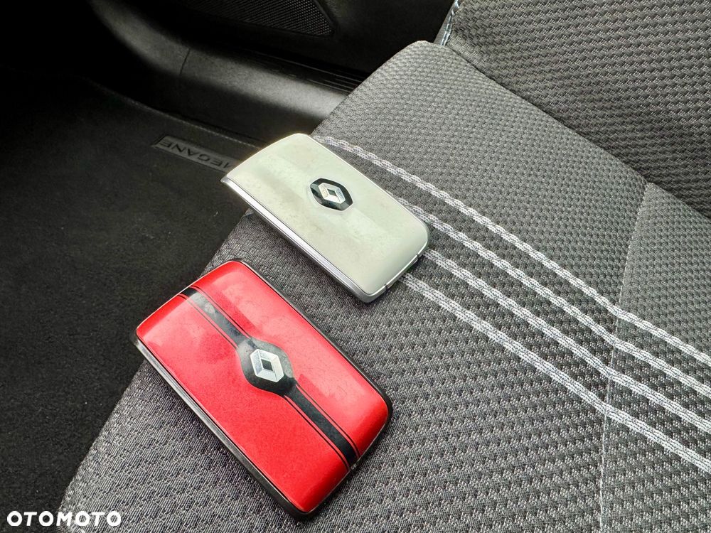 Renault Megane ENERGY TCe 205 EDC GT - 30