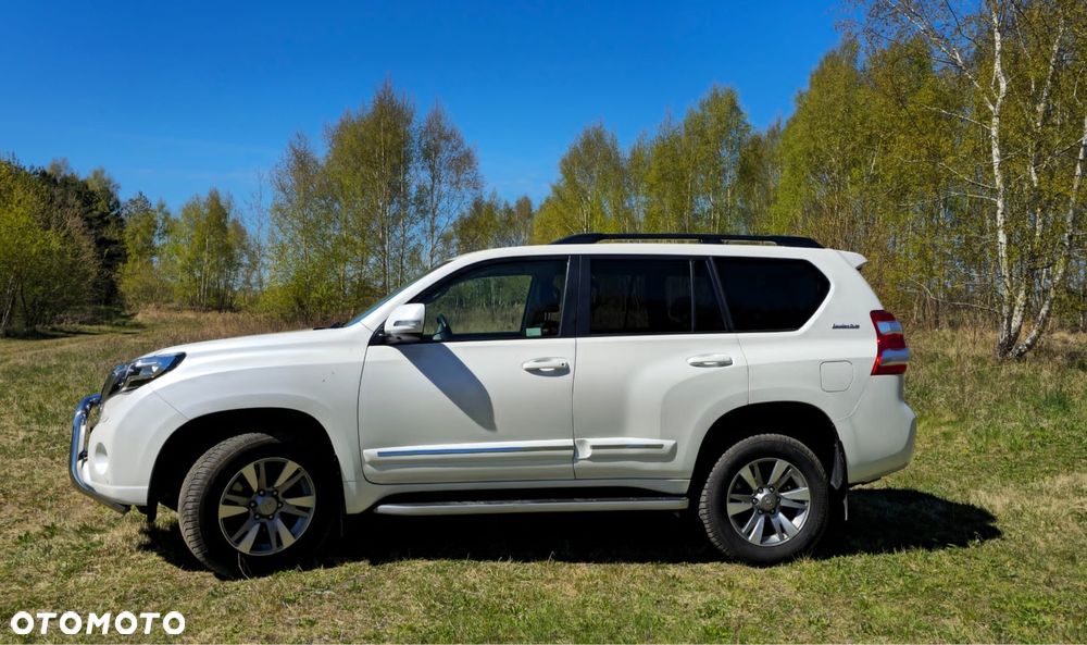 Toyota Land Cruiser - 2
